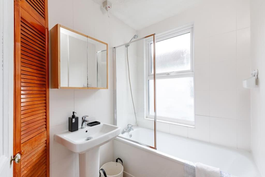 Charming 2 Bedroom Flat In Central Hove With Free Parking Exterior photo